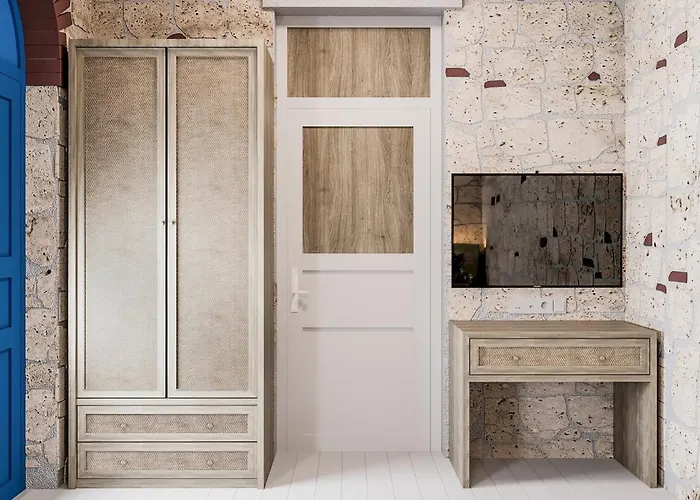 Отель Leo Serenes