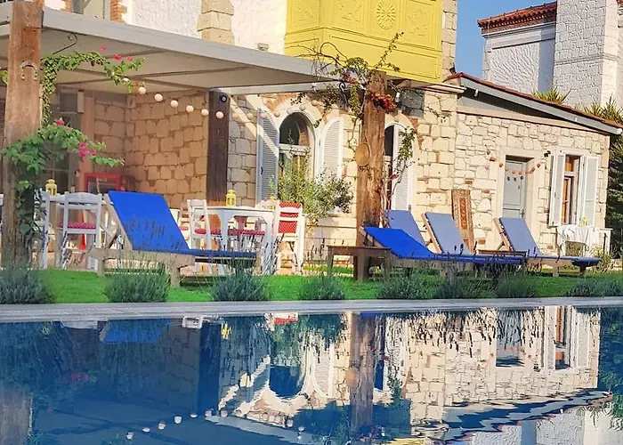 Отель Leo Serenes Алачати